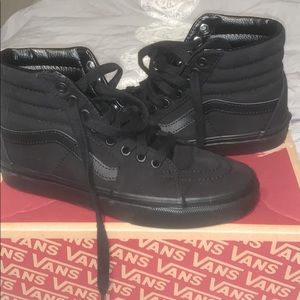 High top vans - W (7.5) - M (6)